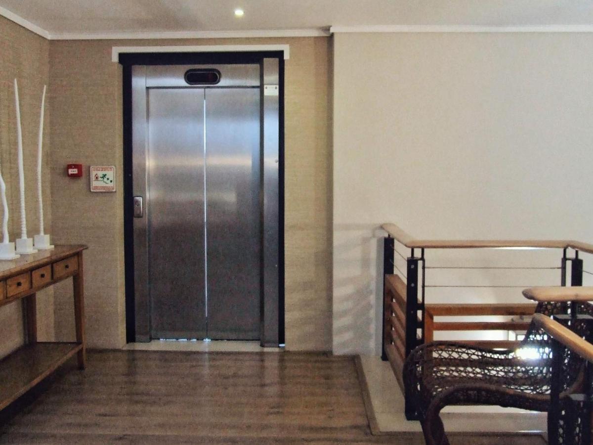 קניסנה 210 Gallery Luxury Studio Apartment מראה חיצוני תמונה
