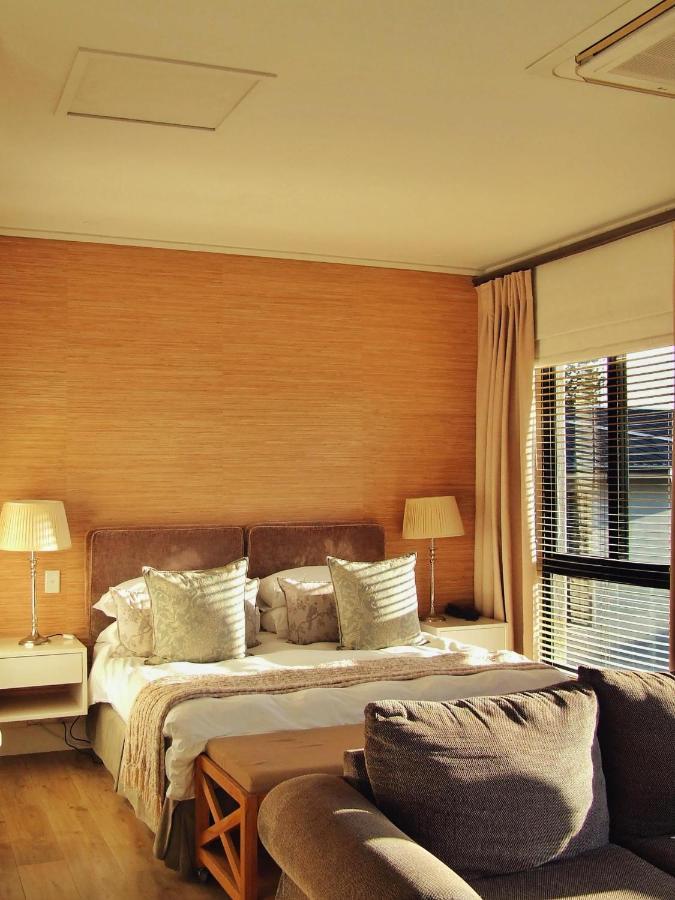 קניסנה 210 Gallery Luxury Studio Apartment מראה חיצוני תמונה